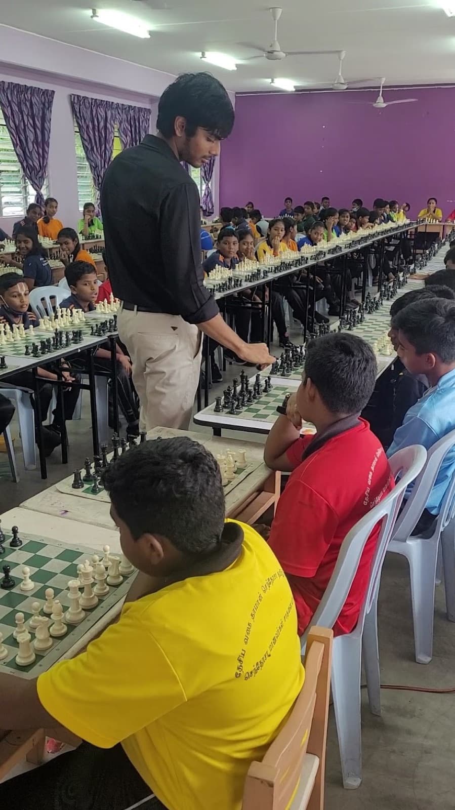 GM Akash Ganesan playing a simul exhibition in Malaysia