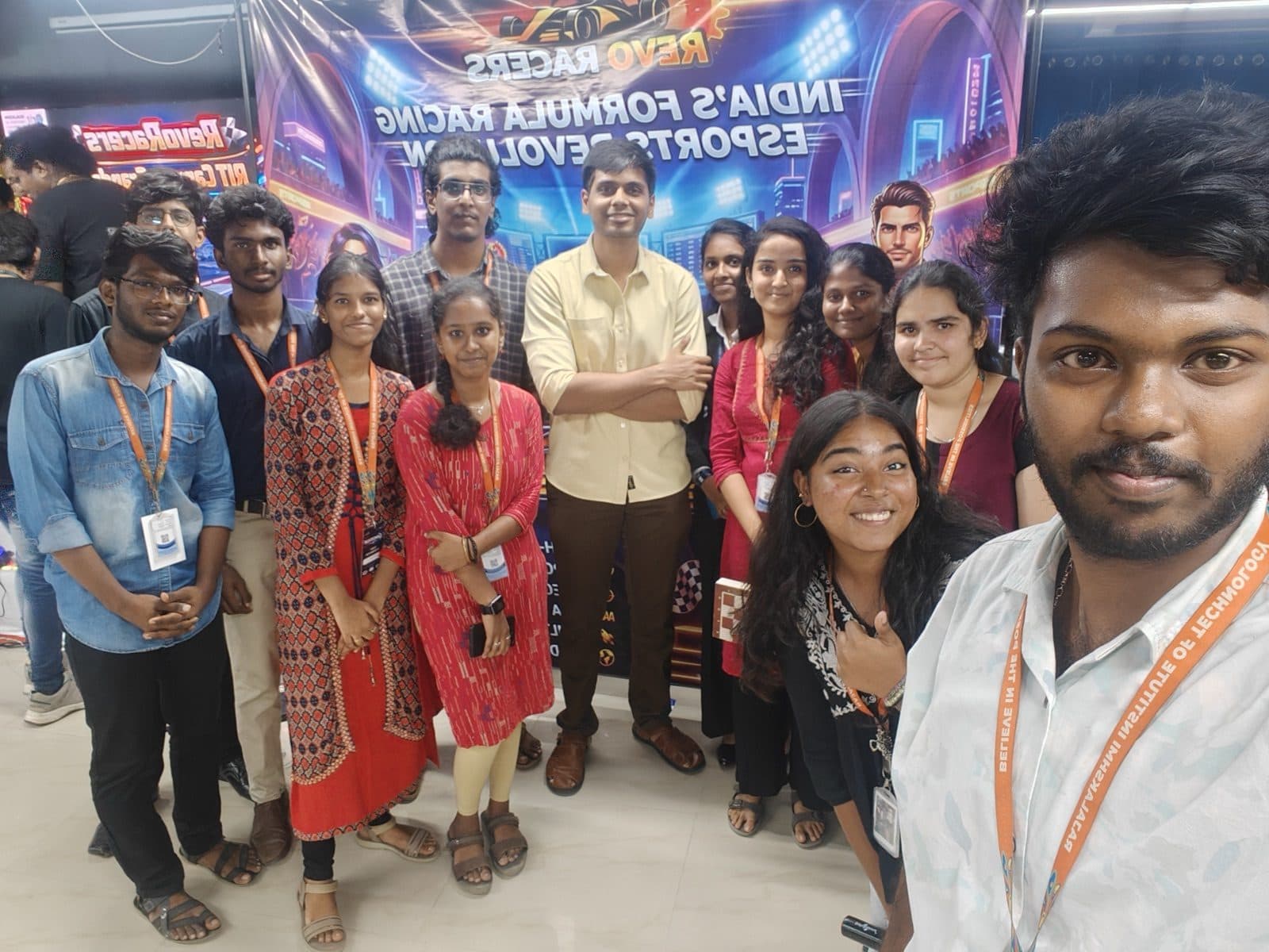 GM Akash Ganesan with attendees at RIT Meet
